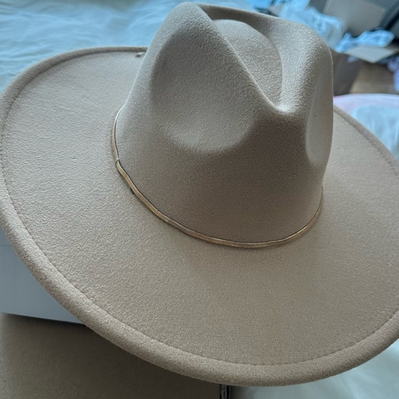 hat - Picture 2 of 3